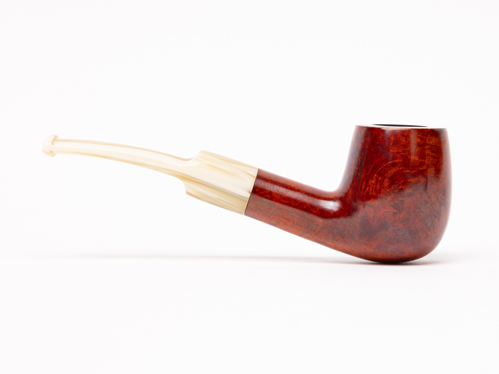 Hanseatic Red Stain with Horn Saddle Stem Tobacco Pipes - Image 5